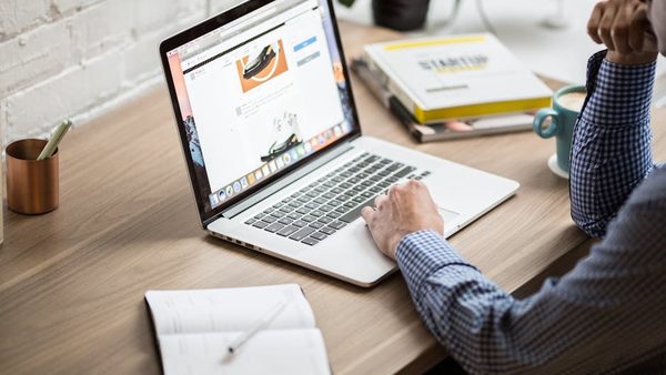 Remote Social Media Management: Why More Entrepreneurs Are Outsourcing in 2026
