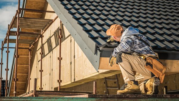 Roofing Contractor Facebook Ad Campaigns & AI Creative Tools: Guide Released