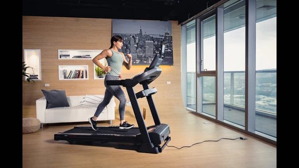 SOLE F63 vs BowFlex T6 Treadmill: Experts Compare Specs, Reviews & Overall Cost