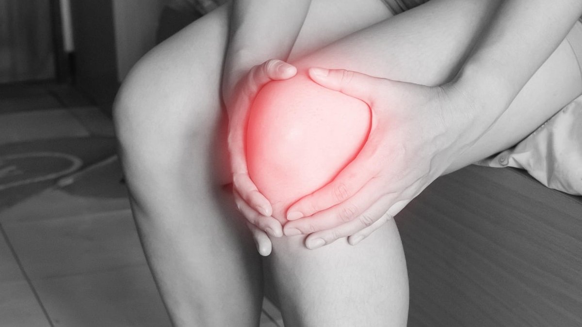Stem Cell Therapy vs Knee Replacement: South Korean Surgeon Compares Options