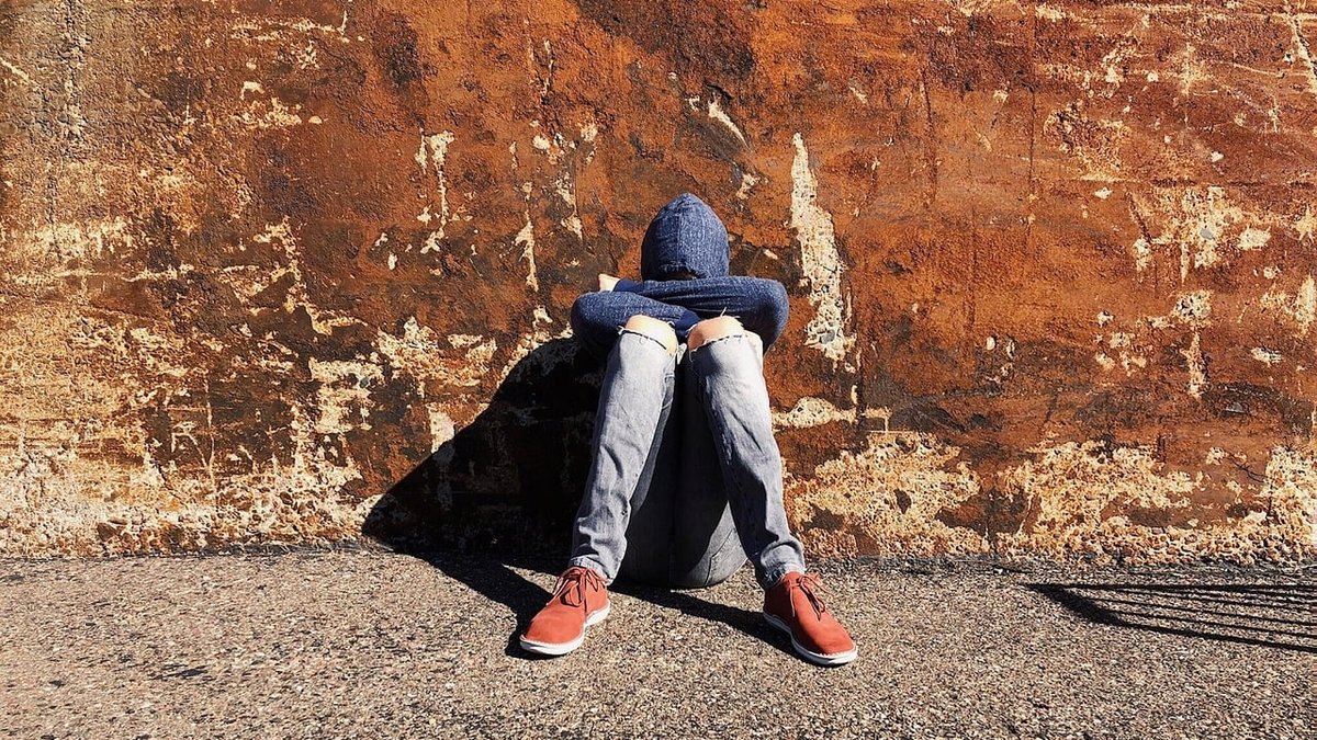 Warning Signs Of Suicidal Thoughts In Teenagers: Guide For Parents Released