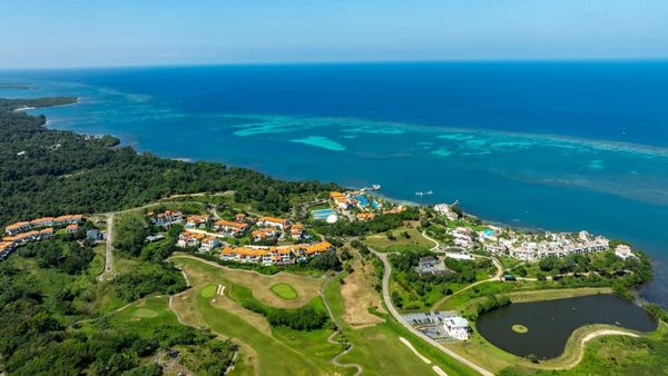 What Is Roatan Expat Community? Real Estate Agent Shares Insider View