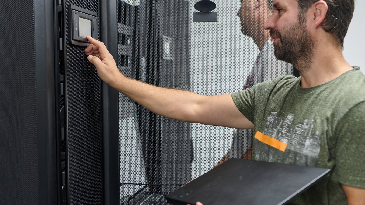 Cloud Migration: 5 R's Framework & Cost Planning Strategy Explained In New Guide