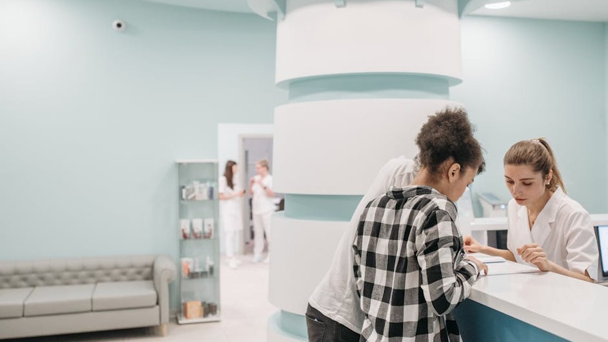 CREDibility Pathway: Plastic Surgeon Reveals 4 Patient Decision Stages