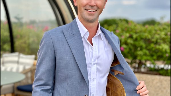 Custom Order Suit Platform Sartoro Expands Selection of Styles and Fabrics
