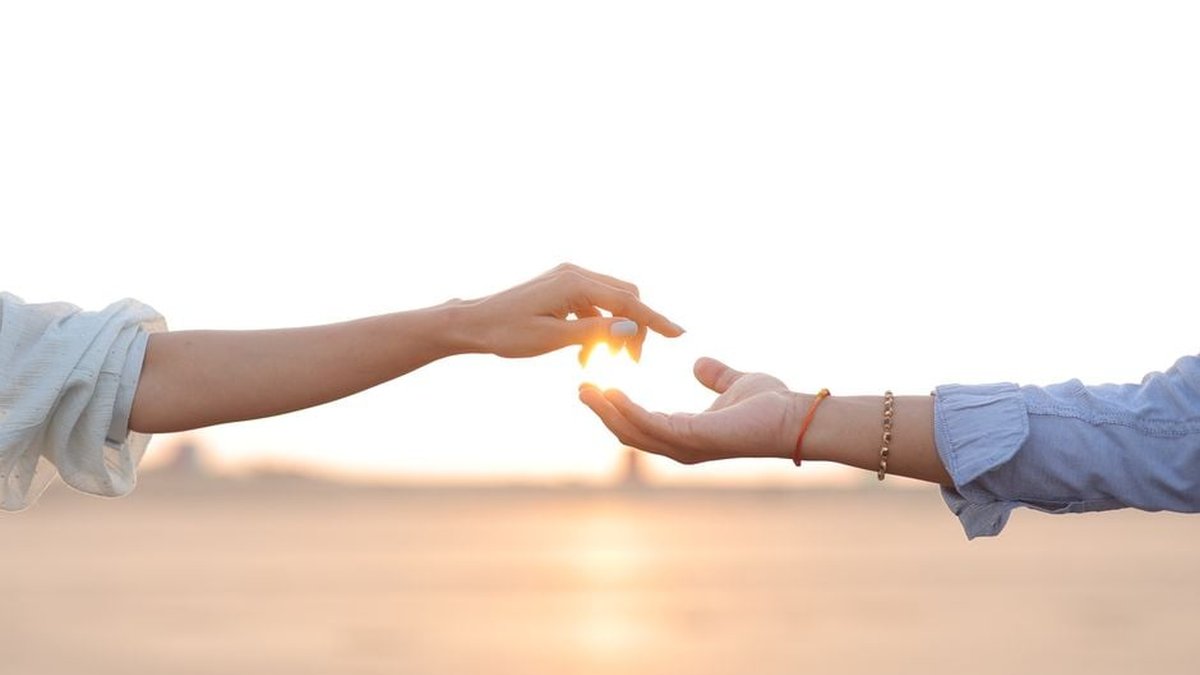 Daily Acts of Kindness: Simple Habits That Can Strengthen Relationships