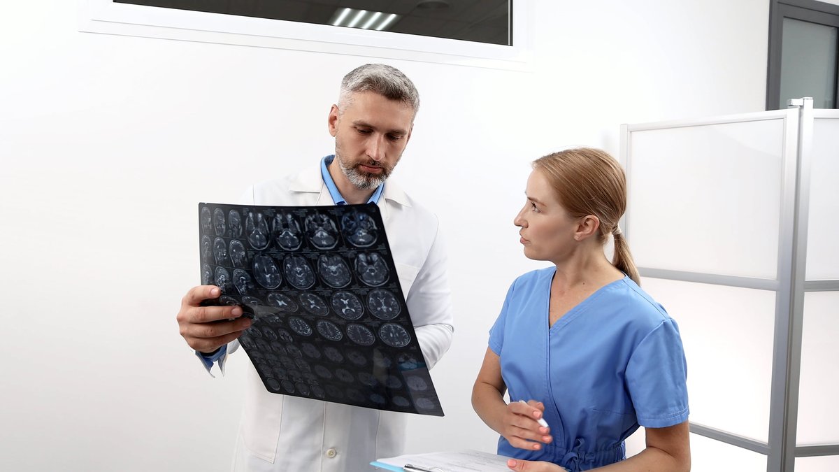 How Does Radiologic Technology Pay Compare to Allied Health Careers?