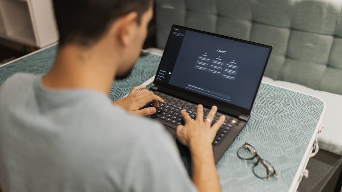 How to Show Up in AI Search Results: What Small Business Owners Must Know