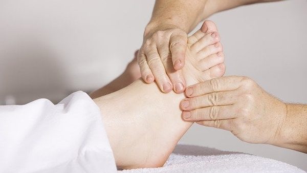 Naprapathy vs. Osteopathy: West Hartford Experts Explain the Difference