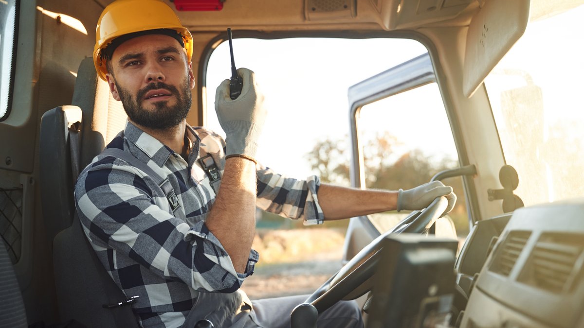 Oilfield Truck Drivers in Texas: Requirements, Pay, Daily Routine & Career Guide