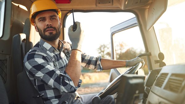 Oilfield Truck Drivers in Texas: Requirements, Pay, Daily Routine & Career Guide