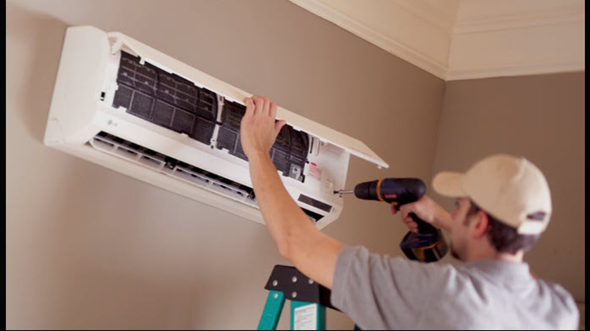 Signs of Mold in Air Conditioners: Pearland Experts Share Warning Signs