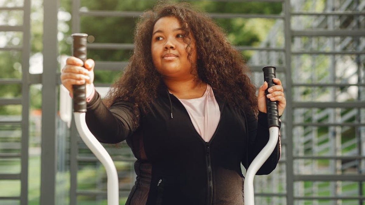 Treadmill vs. Ellipticals For Weight Loss: What's Best For 300+ Lb Users?