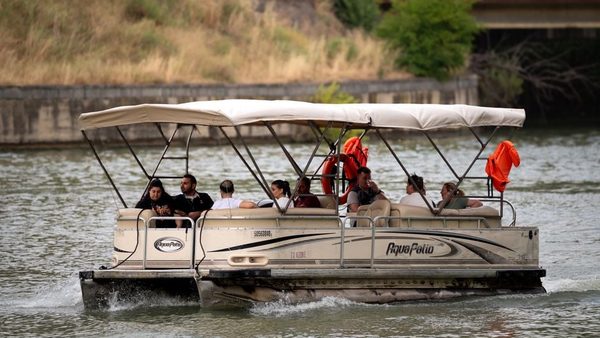 Tritoon vs Pontoon: Lake Marion Guide to Performance, Cost & Ride Quality
