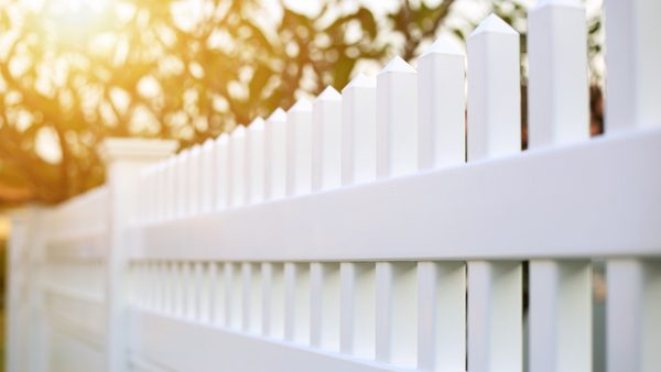 What Are The Best Fences? Expert Gulf Coast Installers Highlight Vinyl Designs
