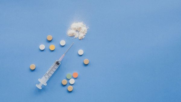 9 Signs Your Teen Is Using Fentanyl: Symptoms, Risk Factors & When to Seek Help
