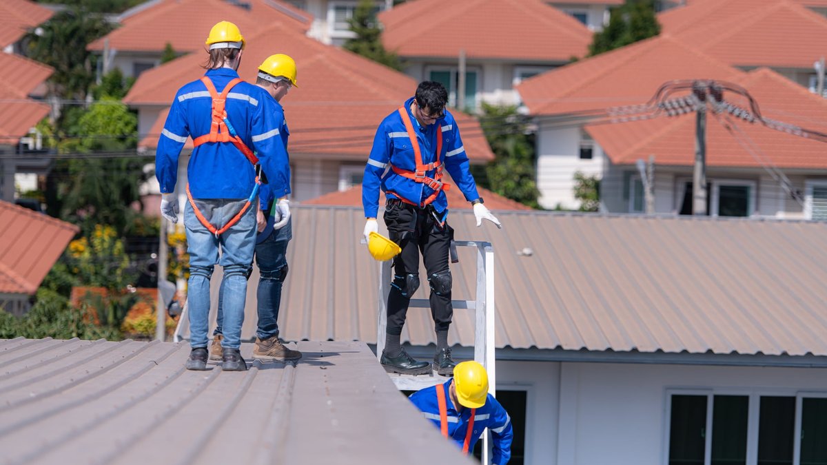 AI Marketing for Roofing Companies: How It Helps Close the Lead Follow-Up Gap
