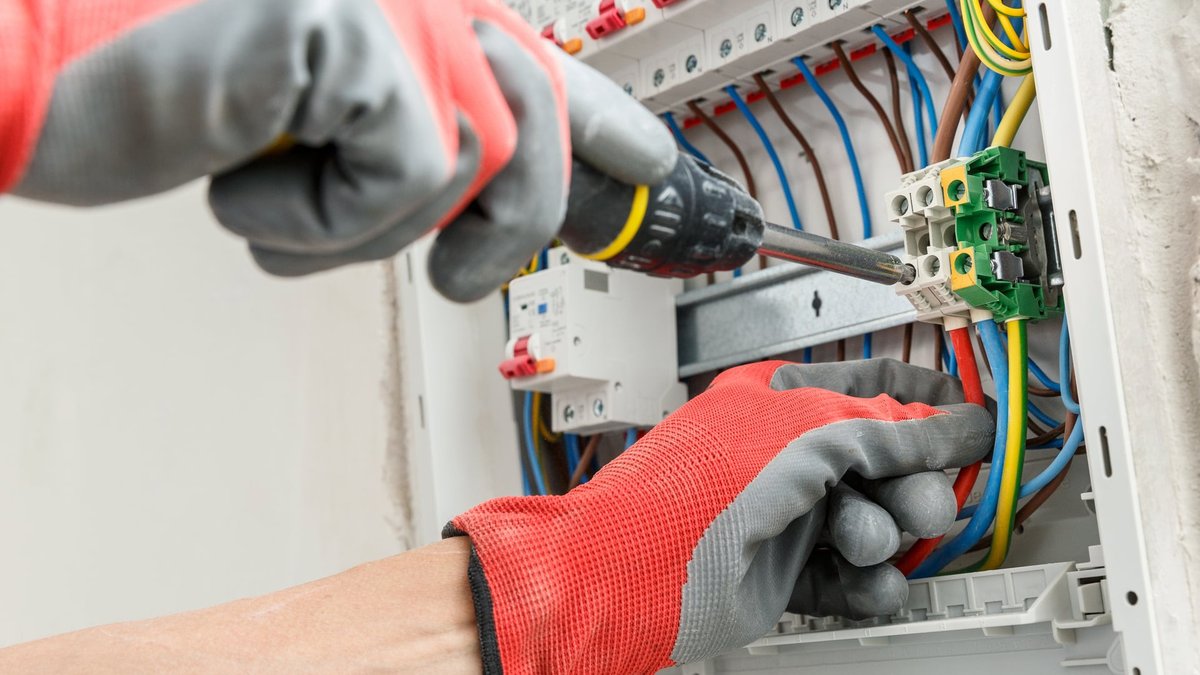Auburn, IN Home Safety Inspections: Whole-House Electrical Assessments Announced
