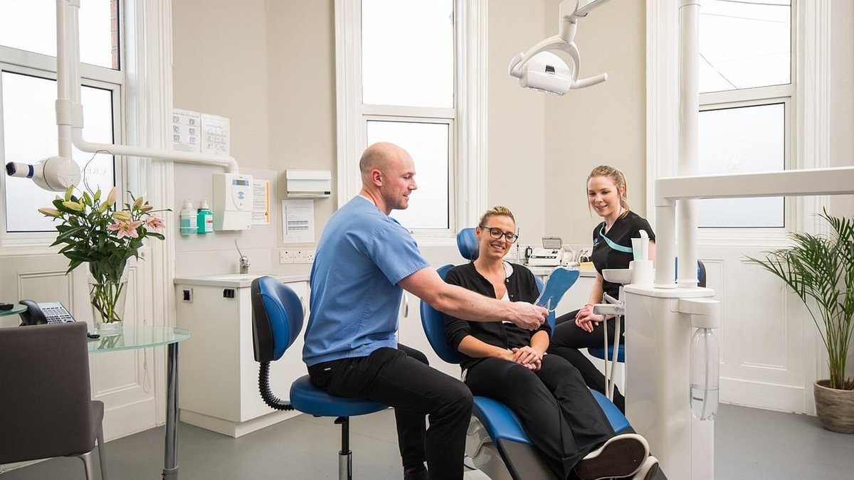 Composite Bonding in Nottingham: Price, How It Works & What to Expect