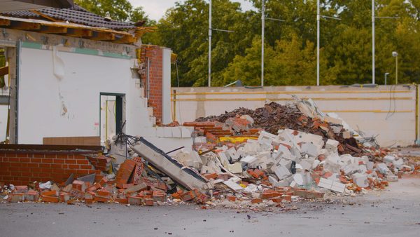 Construction Debris Removal: Challenges, Tips & Disposal Options Explained