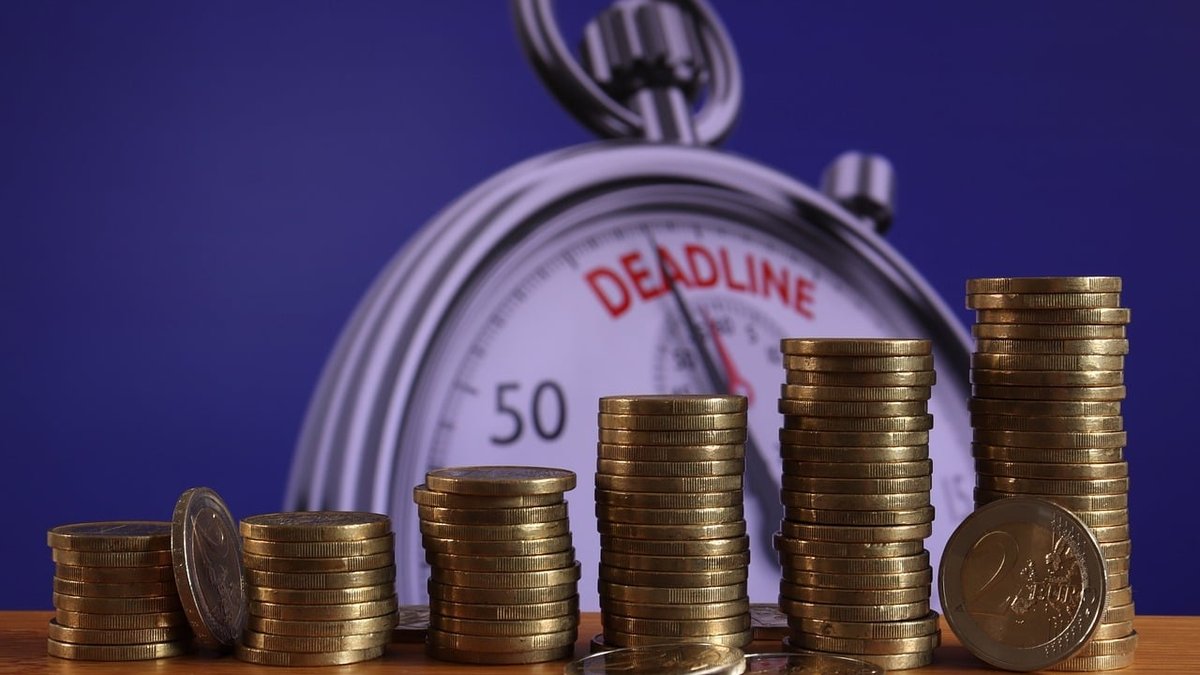 Debt Collection vs Debt Recovery: How Each Method Delivers Results For SMBs