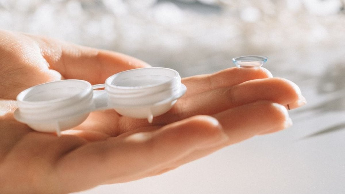 First-Time Contact Lenses: What to Expect at Your Fitting, NJ Expert Explains