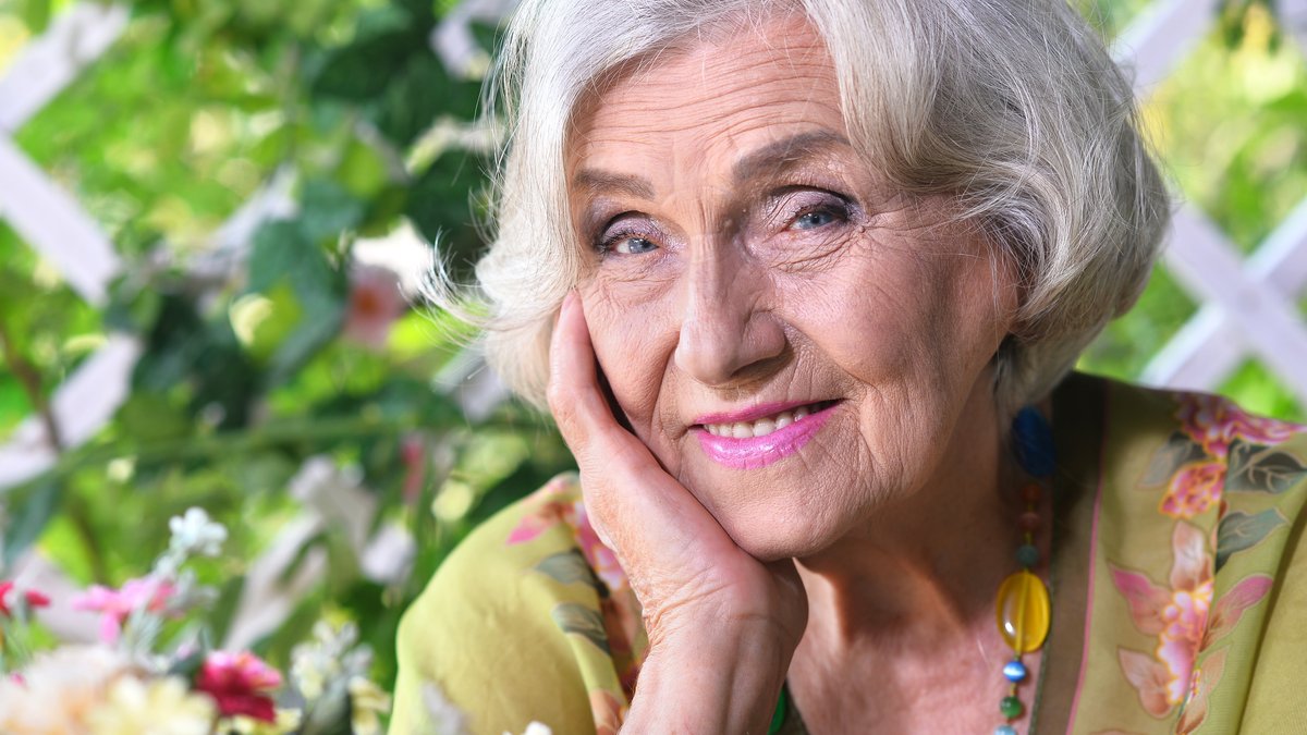 How To Build A Positive Mindset During Menopause: Practical Steps For Confidence