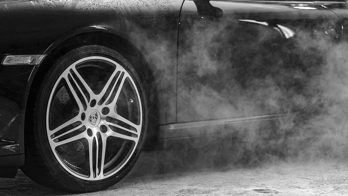 How to Clean Powder-Coated Wheels: Your Choice of Spray Decides Everything