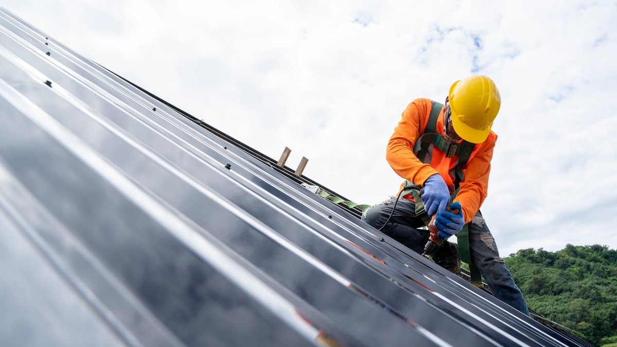 How to Get Leads for Roofing Jobs: 5 Ways to Reach More High-Intent Customers