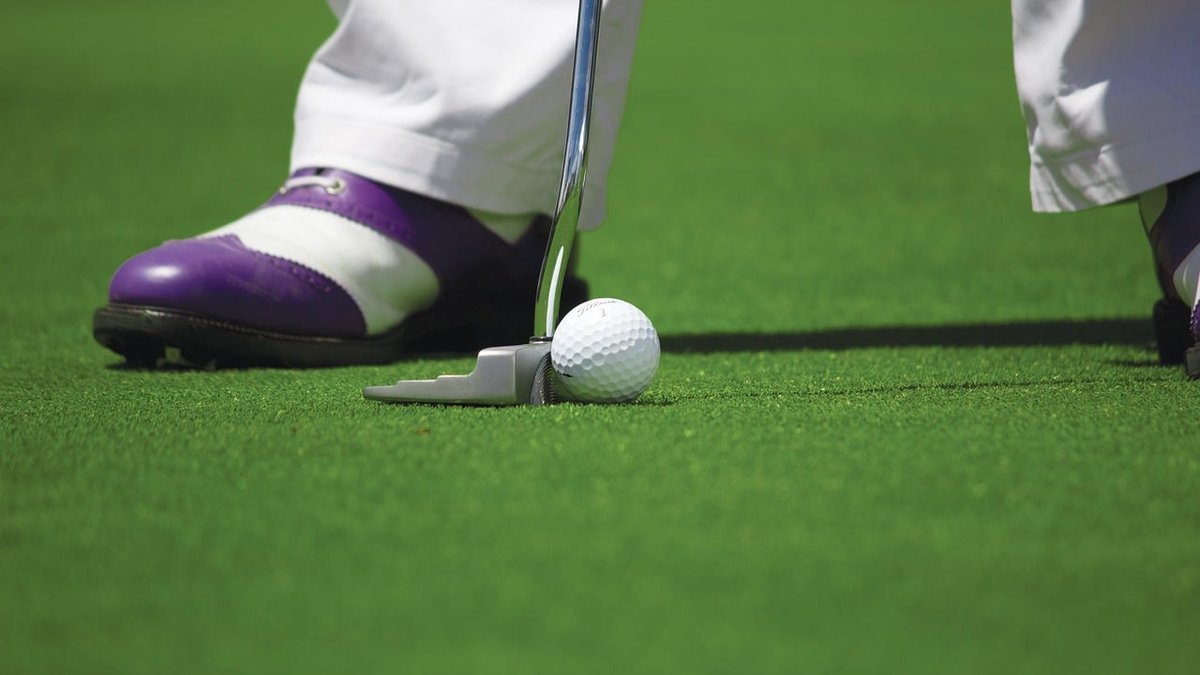 How to Make Short Putts Under Pressure: Tips For Calmer Golfing
