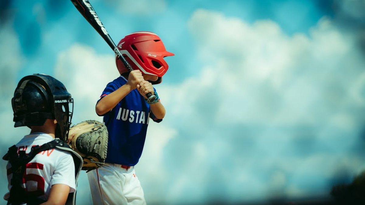 Kids Sports Sunglasses: How to Choose the Right Pair for Baseball & Outdoor Play