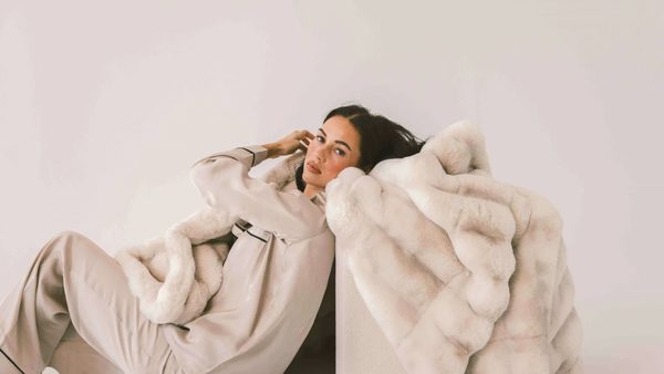 Luxury Soft Minky Blankets With Plush Polyester Microfiber: Hugs Line Expanded