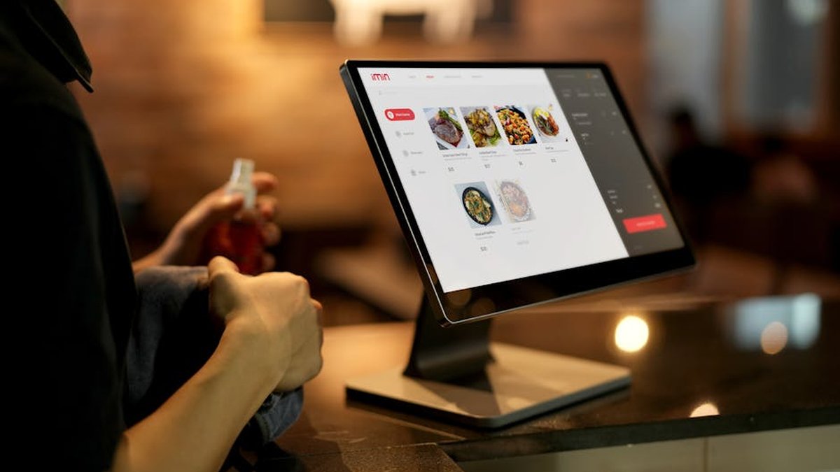 Restaurant POS System Costs & Processing Fees: Owner Review Guide Released
