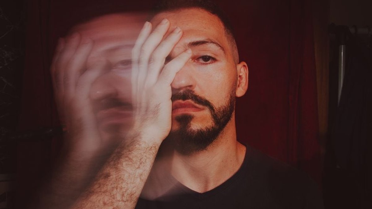 5 Warning Signs of Dissociation: How to Tell If You’re Dissociating