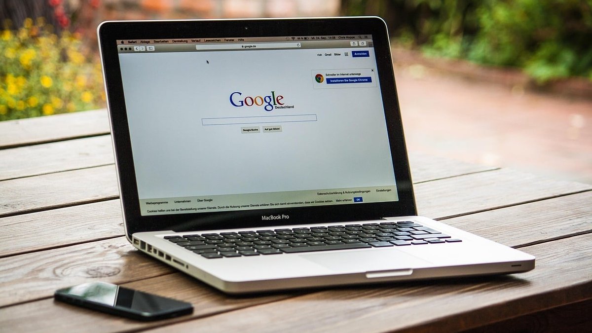 AEO vs SEO Investment 2026: Where Budgets Diverge & Why Sequence Matters
