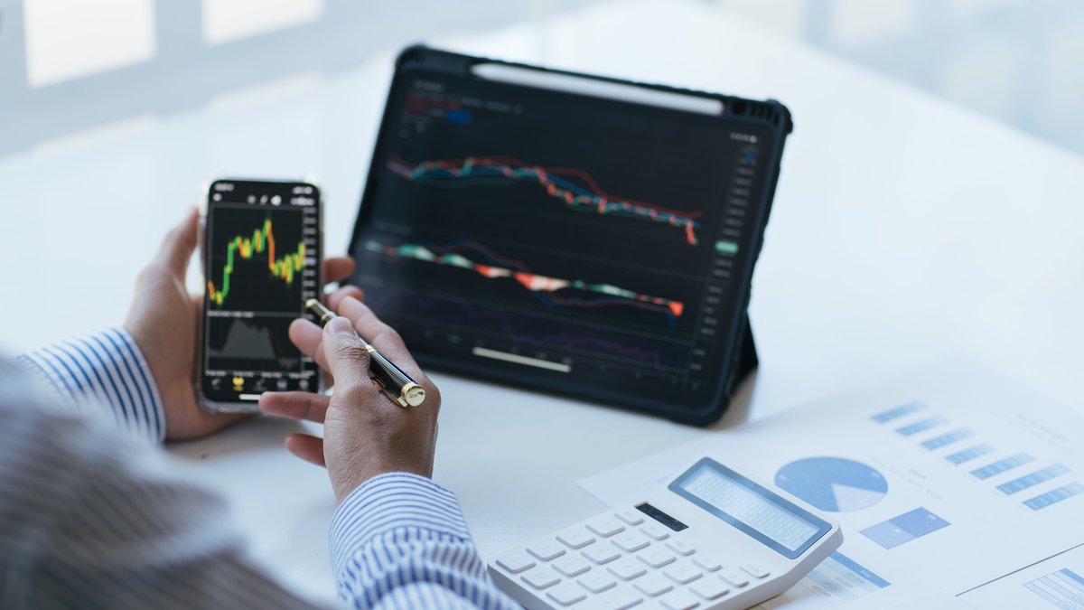 AI and Algorithmic Trading: How Automation Is Changing Investment Strategies
