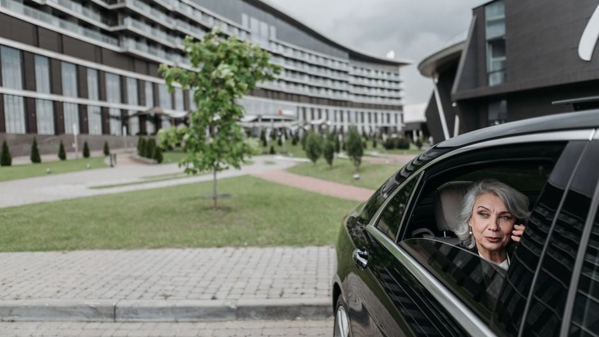 Airport Car Service: Philadelphia Guide to Early Flight Transportation