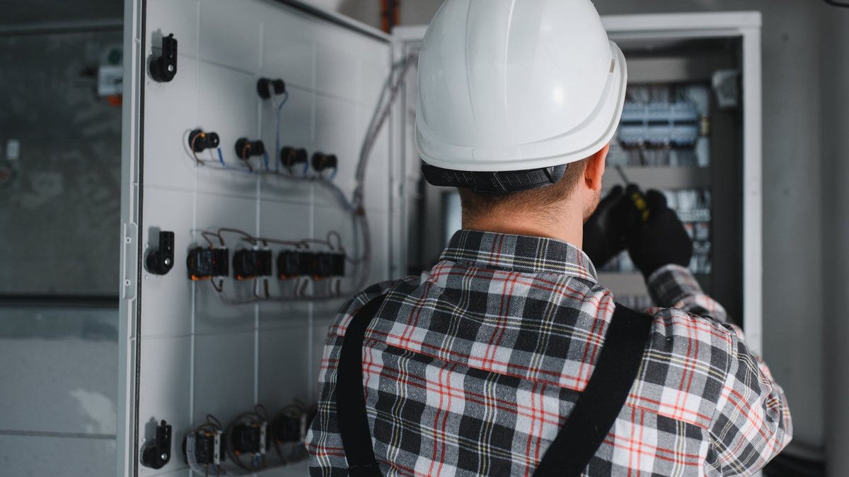 Auburn, IN Electrical Installation & Wiring: Panel Upgrade Services Announced