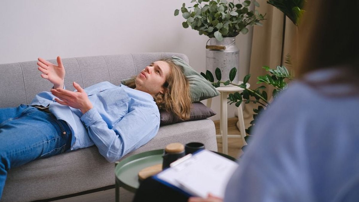 CBT For OCD: Experts Explain How Exposure & Ritual Prevention Ease Symptoms