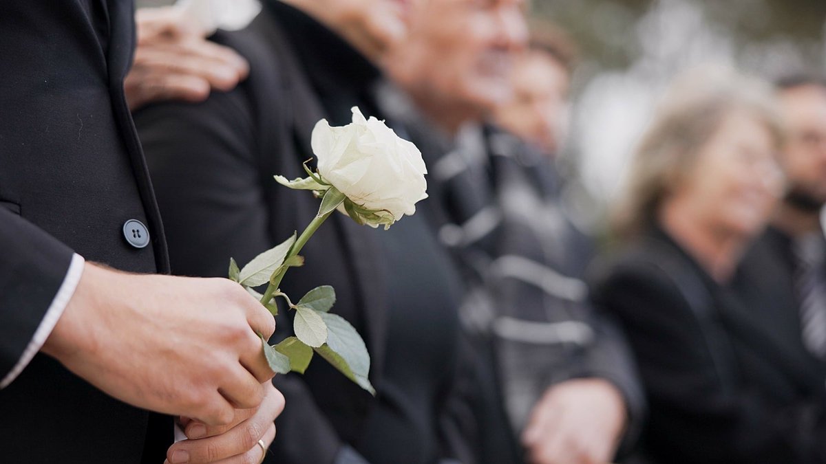 Celebration of Life Ideas: How to Personalize a Memorial With Music & More