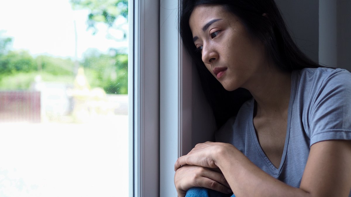 Delusions vs. Hallucinations Explanation & Psychosis Symptom Care Guide Released