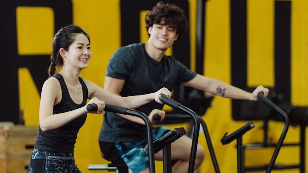 Elliptical vs Treadmill for Home Gym: Which Is Better for Your Budget?