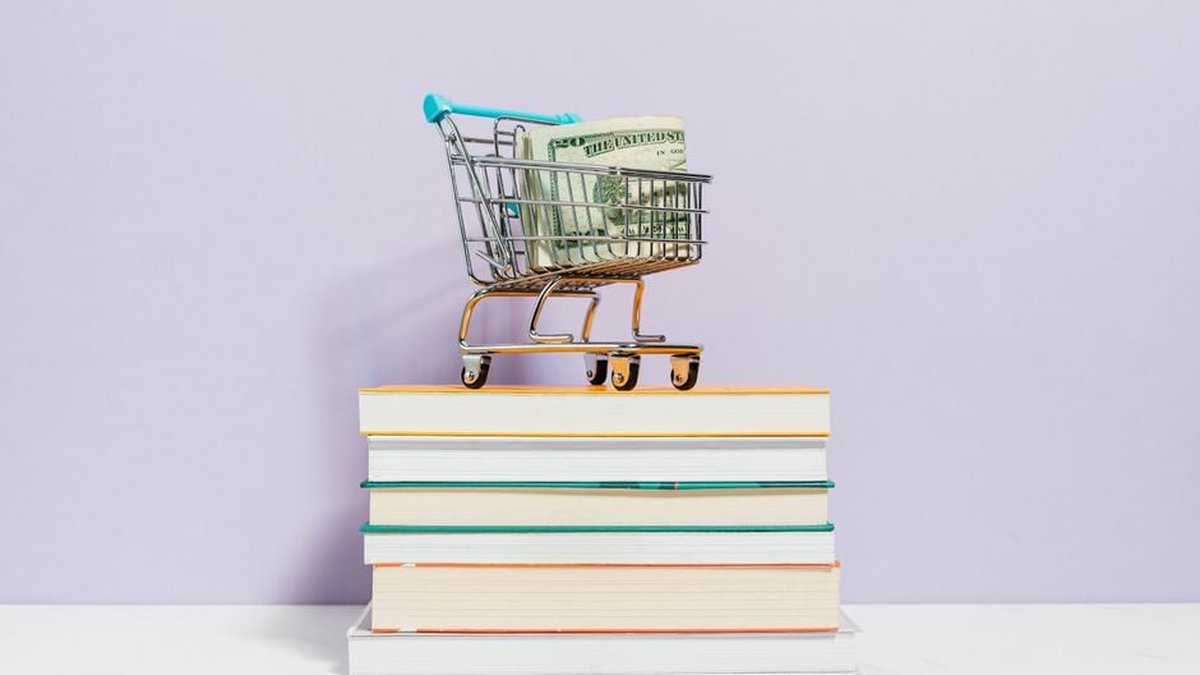 How Much Do Authors Really Earn Per Book & Per Year?
