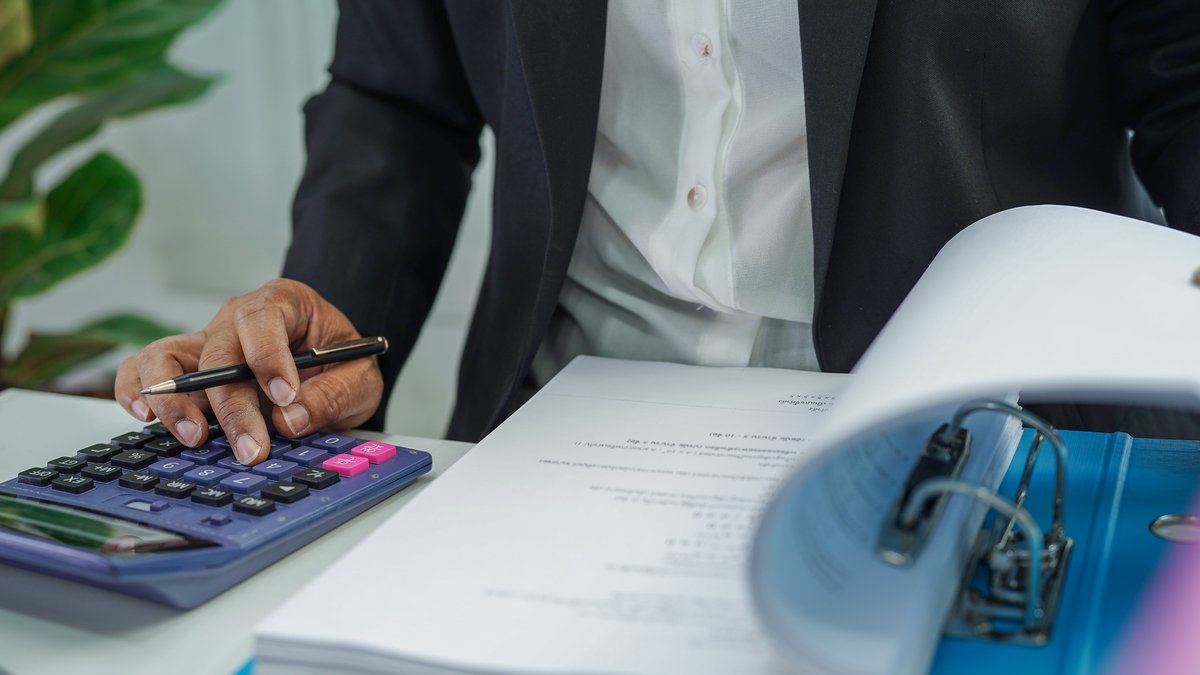 How to Audit Payroll Expenses: A Checklist for Finding Hidden Savings