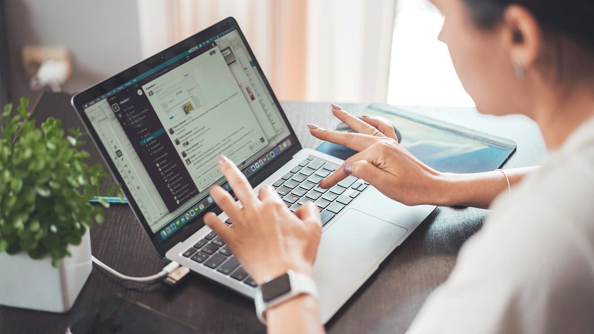 How to Build an Online Community: Strategy, Engagement, and Revenue Tips