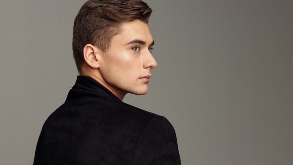 Jawline Contouring Without Surgery: Atlanta Expert Explains Endolaser Treatment