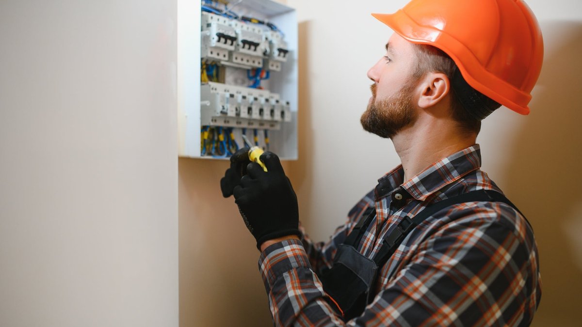 Signs of Faulty Electrical Wiring in Your Home: Fort Wayne Electricians Explain