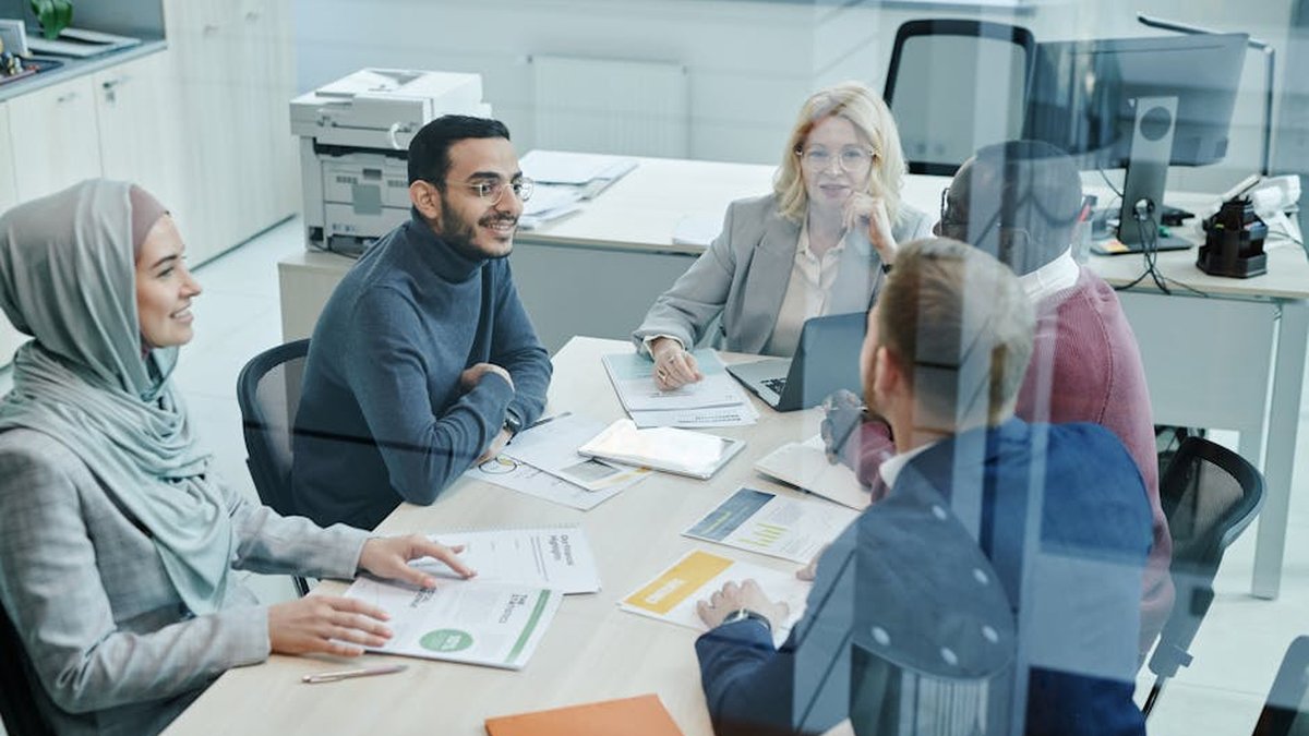 Small Business Multichannel Content Marketing & AEO For AI Visibility Expands