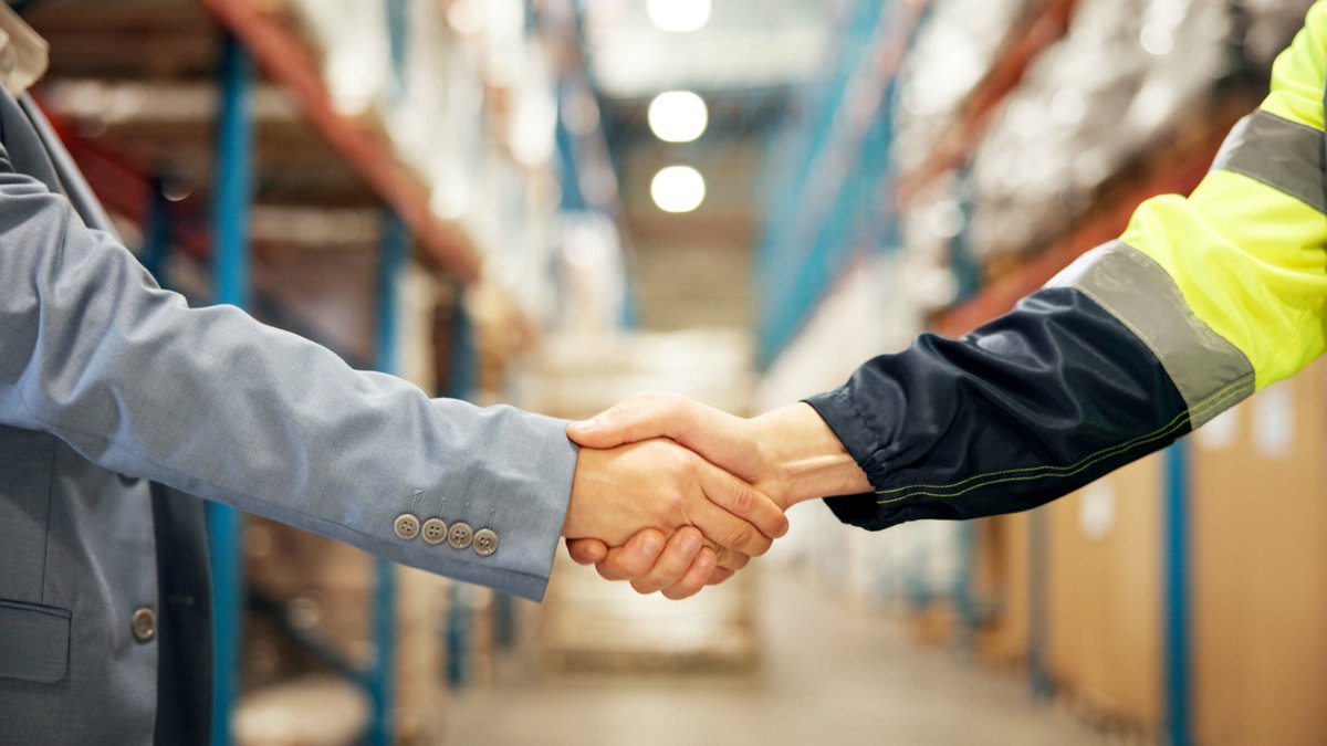 Strategic Buyer vs Private Equity For Business Sale: Differences, Pros & Cons