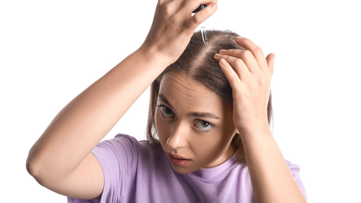 Hair Growth Serum vs. Hair Oil: Hair Regrowth for Women Over 50 Explained